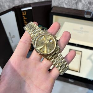 Rolex Day Date 228238 Roman Gold Dial 40mm 2.jpg