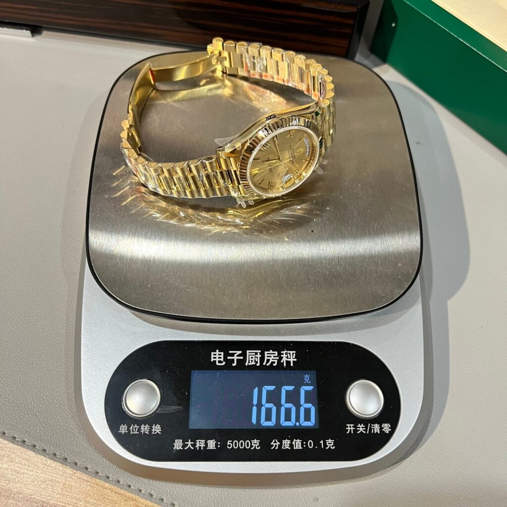 Rolex Day Date 228238 Roman Gold Dial 40mm 6.jpg