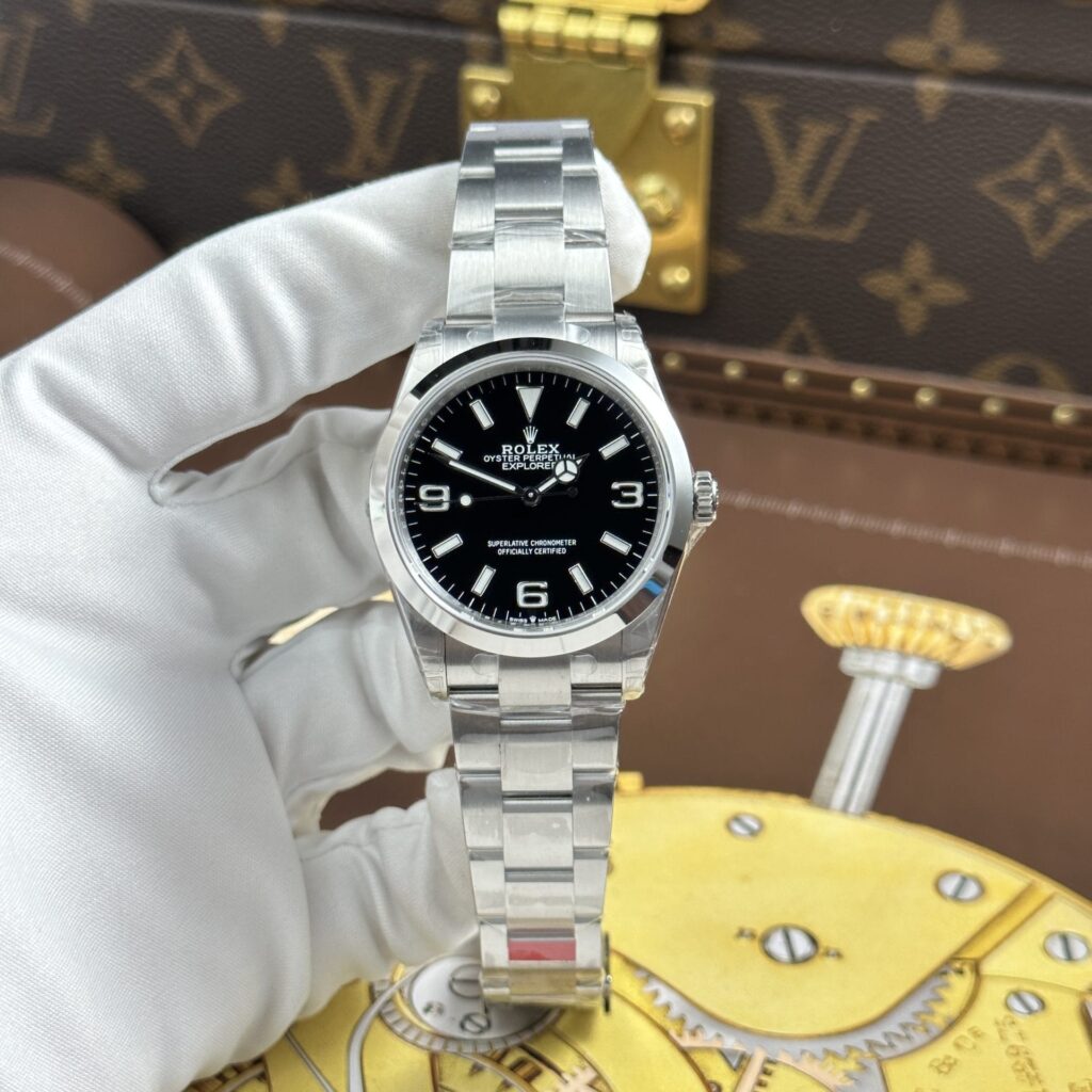 Rolex Explorer 124270 Replica 11 Oyster VS 36mm 1.jpg