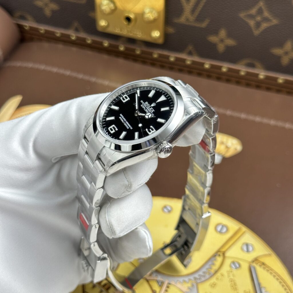 Rolex Explorer 124270 Replica 11 Oyster VS 36mm 3.jpg