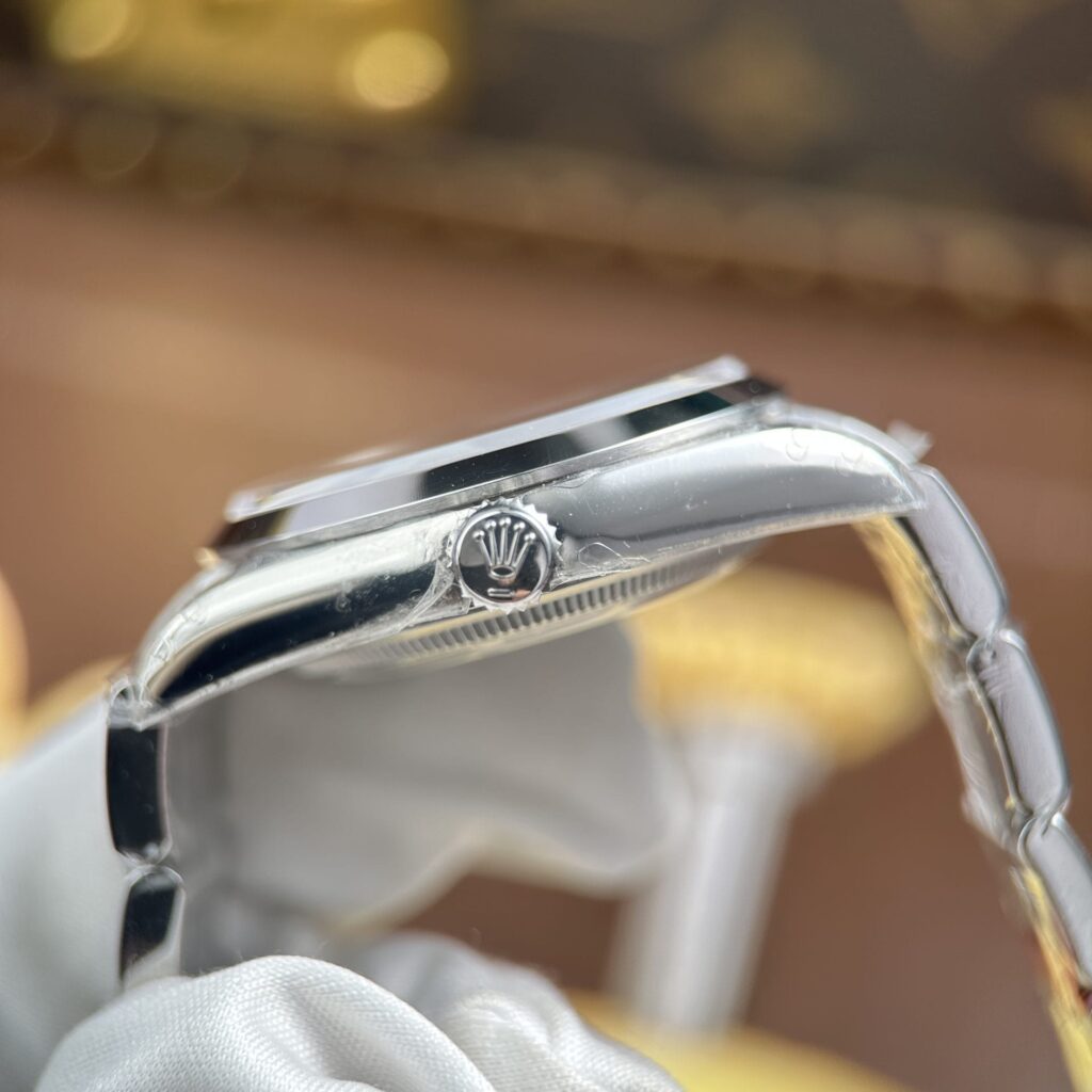 Rolex Explorer 124270 Replica 11 Oyster VS 36mm 7.jpg
