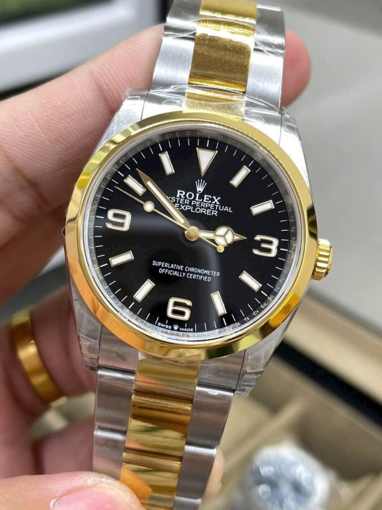 Rolex Explorer 124273 Replica 11 Oyster 36mm 2.jpg