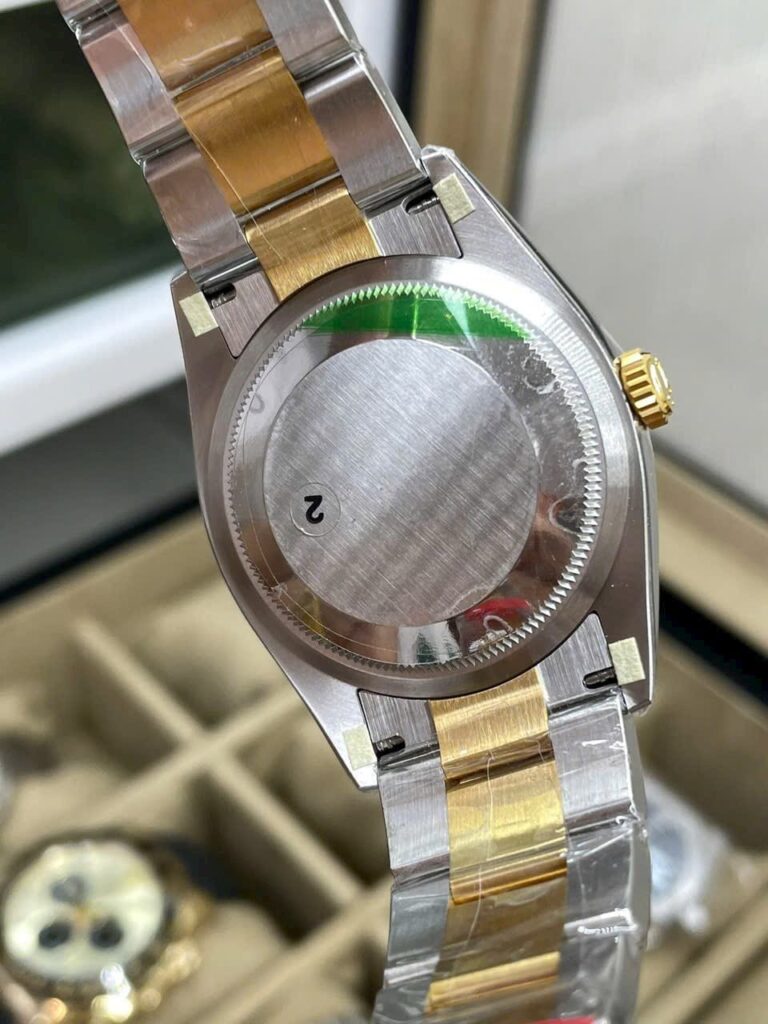 Rolex Explorer 124273 Replica 11 Oyster 36mm 5.jpg