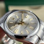 Rolex Oyster Perpetual 124300 Silver Dial 41mm 4.jpg