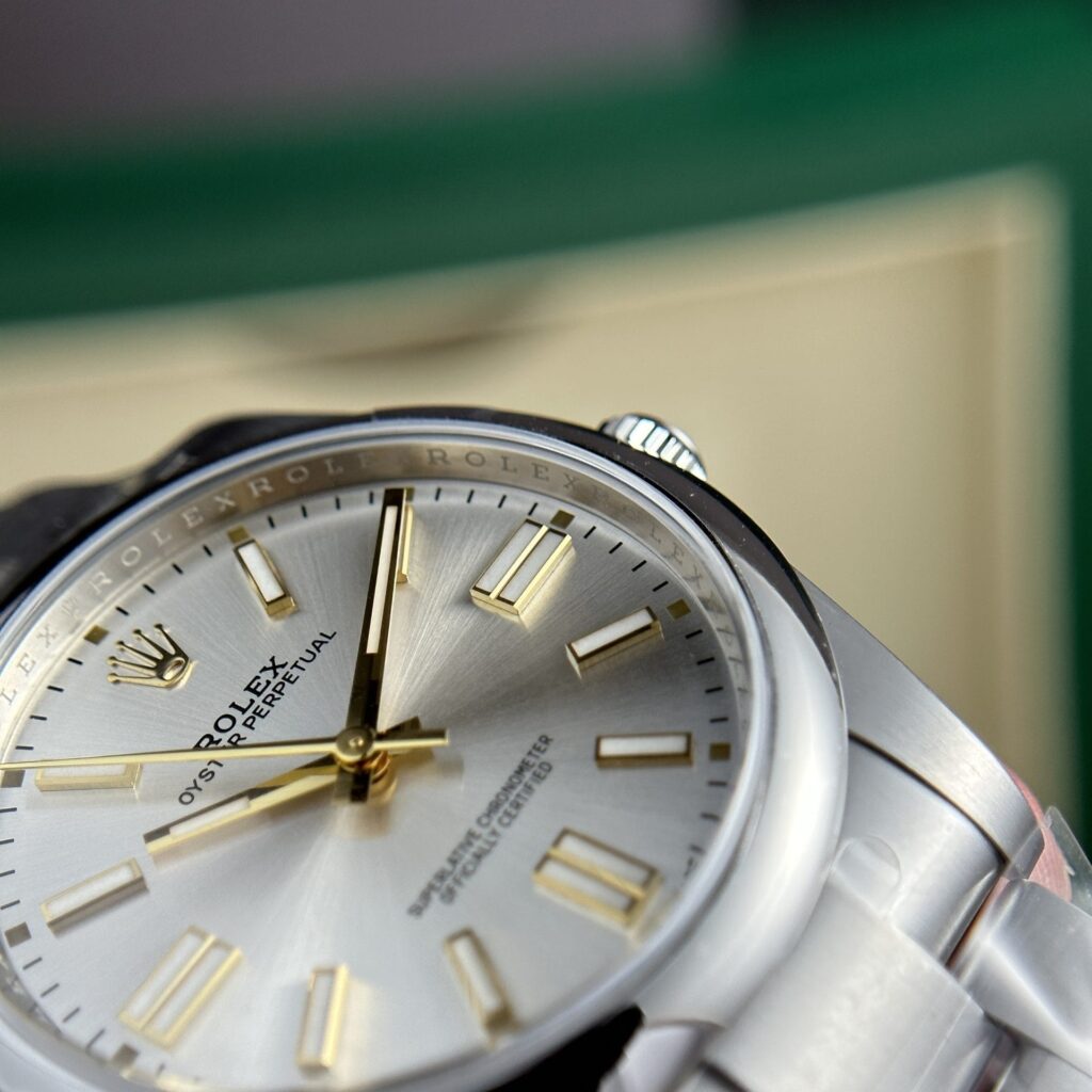 Rolex Oyster Perpetual 124300 Silver Dial 41mm 6.jpg