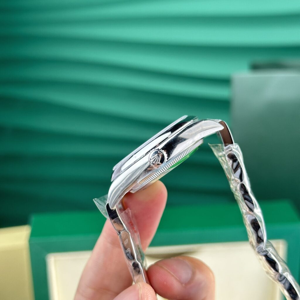 Rolex Oyster Perpetual 126000 Black Dial 36mm 7.jpg