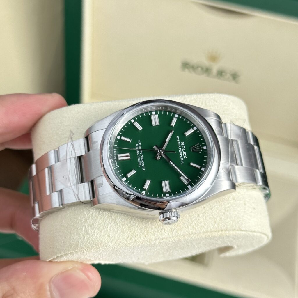 Rolex Oyster Perpetual 126000 Green Dial 36mm 3.jpg