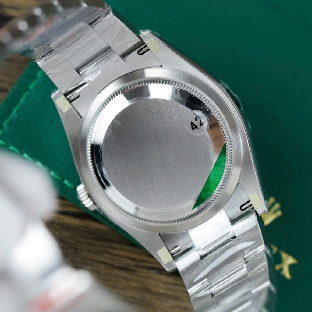Rolex Oyster Perpetual 126000 purple Dial 36mm 7.jpg