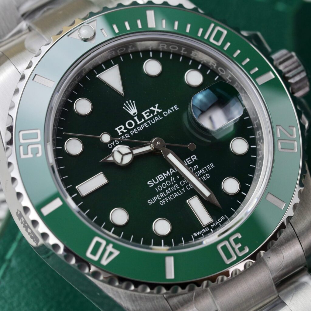 Rolex Submariner 116610LV Hulk Replica VS 40mm 4.jpg