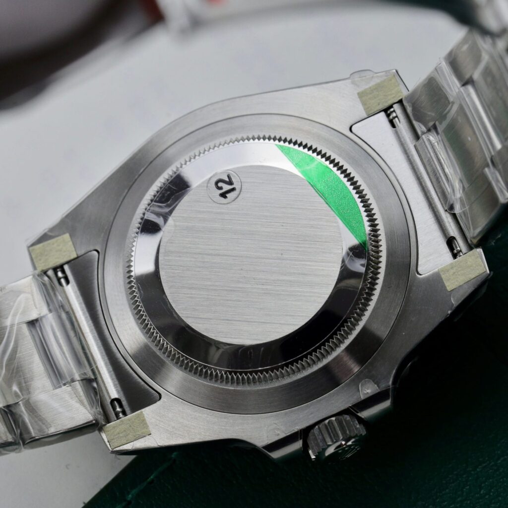 Rolex Submariner 116610LV Hulk Replica VS 40mm 7.jpg