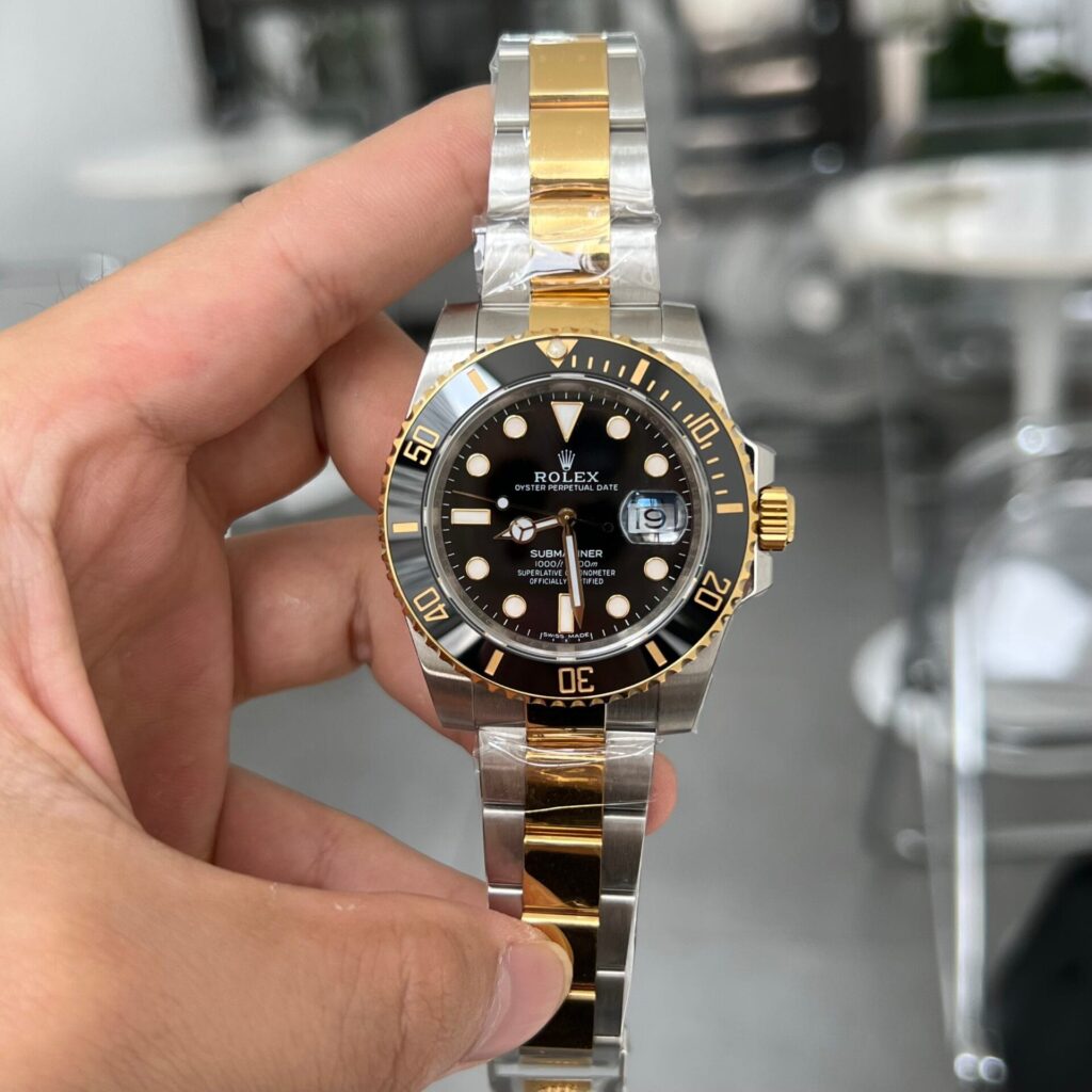 Rolex Submariner Super Fake EW Factory 40mm 1.jpg