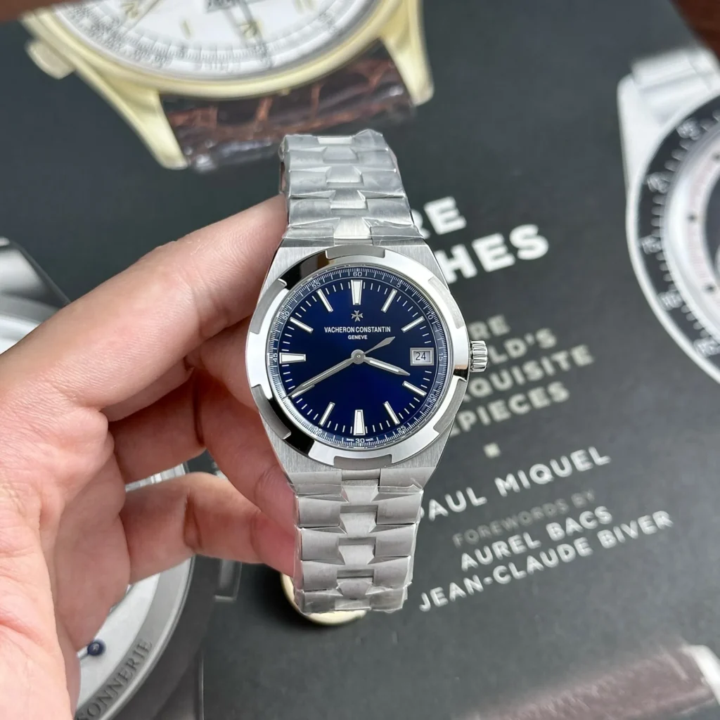 Vacheron Constantin Overseas 4500V 41mm 1.webp