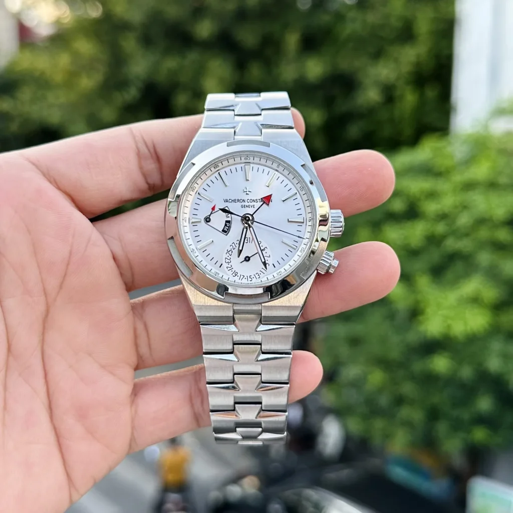 Vacheron Constantin Overseas 7900V White Dial 41mm.webp