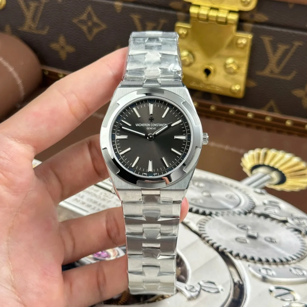 Vacheron Constantin Overseas Ultra Thin 2000V Replica Watches Gray Dial Automatic Movement 8F Factory 40mm.webp
