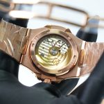 Patek-Philippe-Nautilus-5711-Black-Dial-Rose-Gold-40mm 1：1 SuperClone Watch Replica Watches - 10