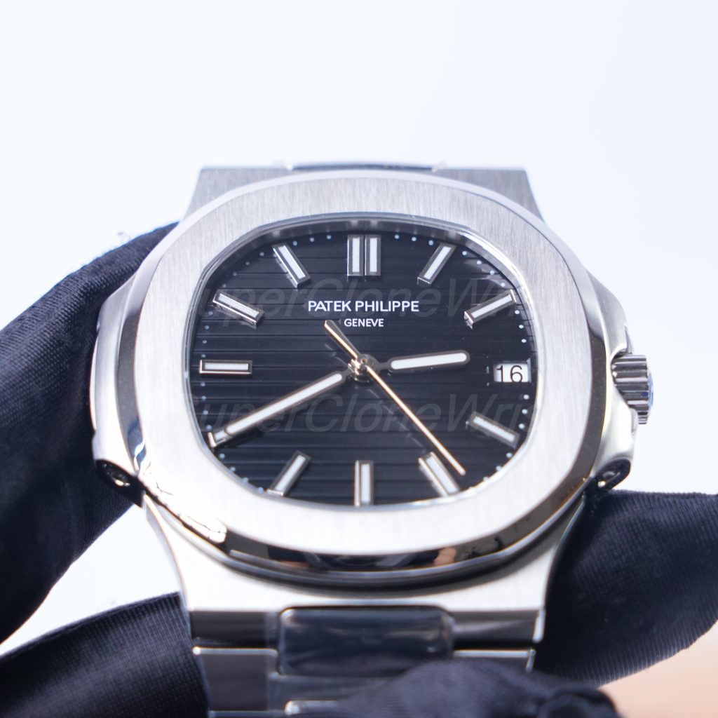 Patek-Philippe-Nautilus-5711-Black-Dial-40mm 1：1 SuperClone Watch Replica Watches - 3