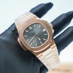 Patek-Philippe-Nautilus-5711-Black-Dial-Rose-Gold-40mm 1：1 SuperClone Watch Replica Watches - 3