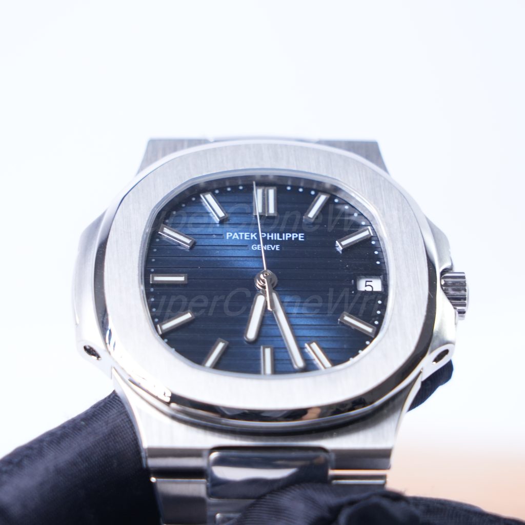 Patek-Philippe-Nautilus-5711-Blue-Dial-40mm 1：1 SuperClone Watch Replica Watches - 4