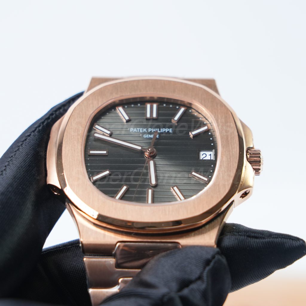 Patek-Philippe-Nautilus-5711-Black-Dial-Rose-Gold-40mm 1：1 SuperClone Watch Replica Watches - 4
