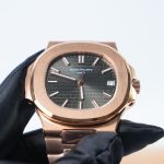 Patek-Philippe-Nautilus-5711-Black-Dial-Rose-Gold-40mm 1：1 SuperClone Watch Replica Watches - 4