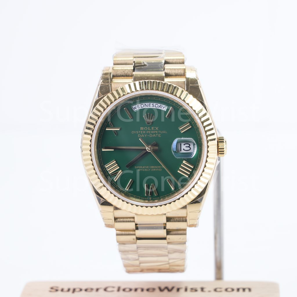 Rolex Day-Date 228238 18K Yellow Gold Green Roman Dial Fluted Bezel President Bracelet 40mm Replica Watches - DSC05612