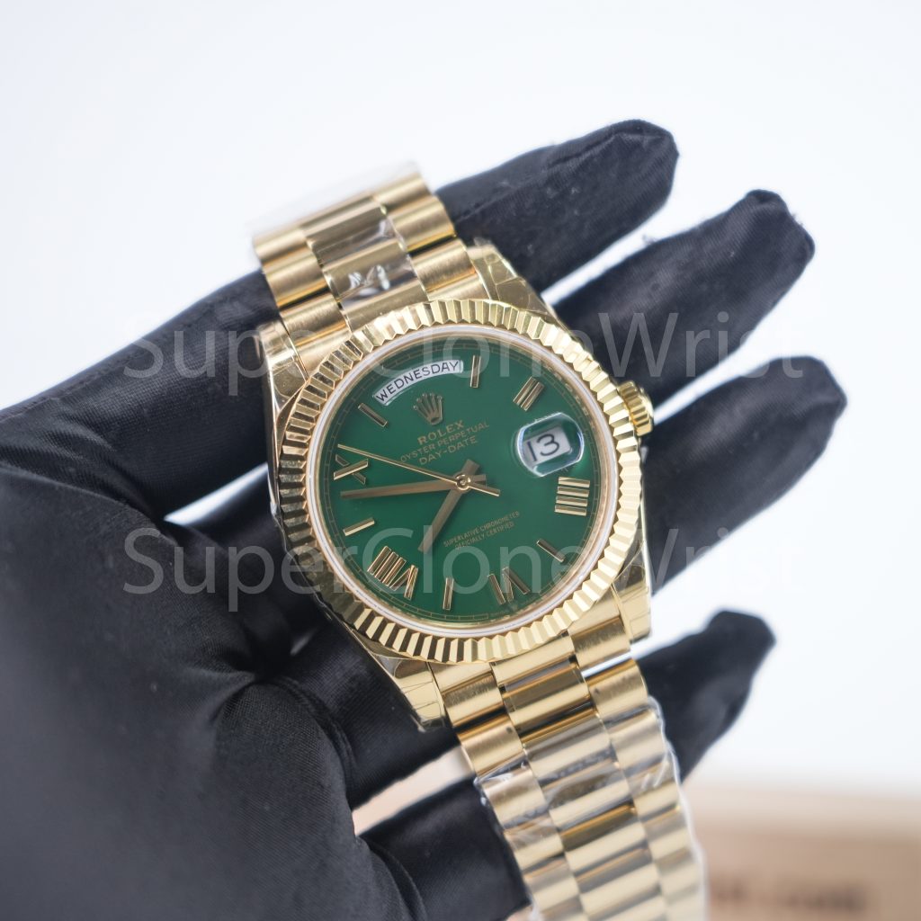Rolex Day-Date 228238 18K Yellow Gold Green Roman Dial Fluted Bezel President Bracelet 40mm Replica Watches - DSC05618
