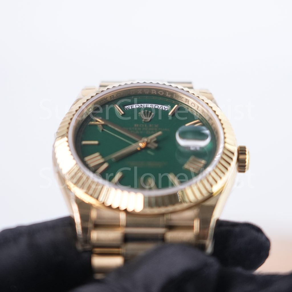 Rolex Day-Date 228238 18K Yellow Gold Green Roman Dial Fluted Bezel President Bracelet 40mm Replica Watches - DSC05630