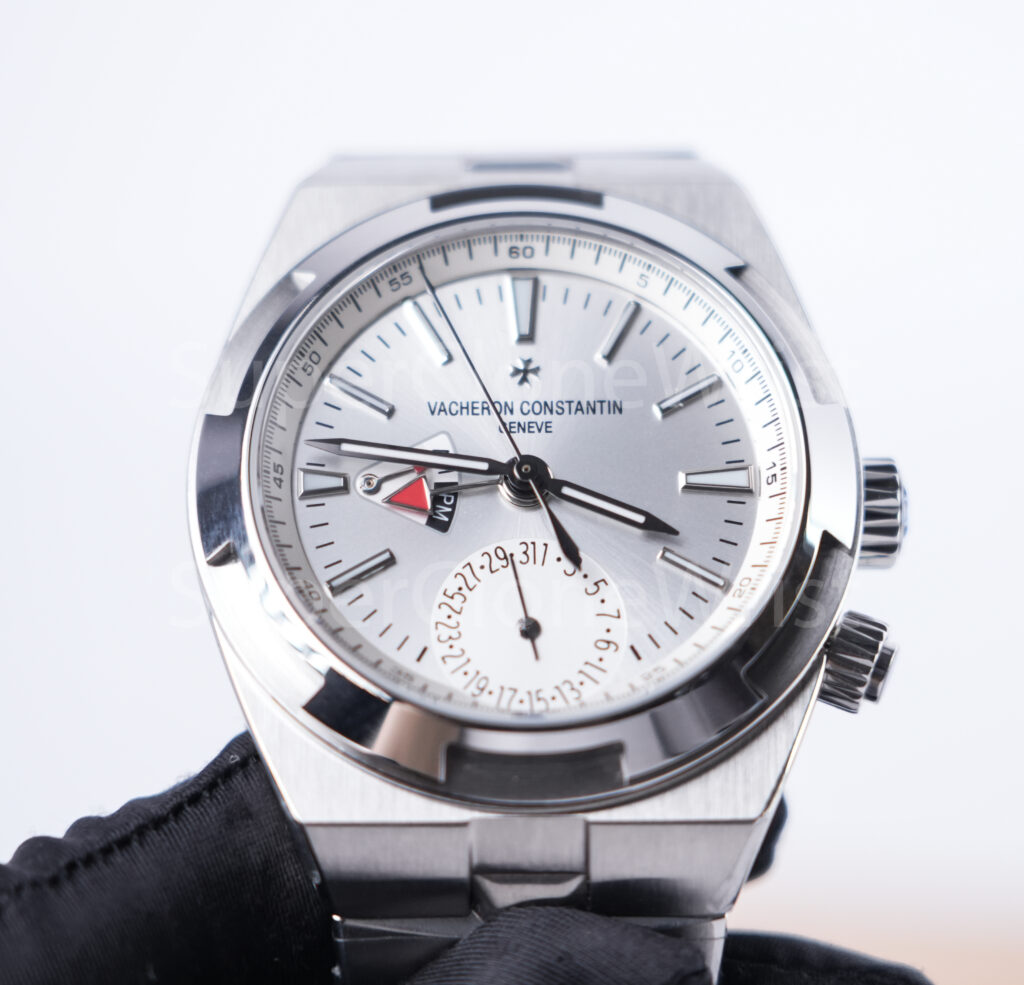 Vacheron Constantin Overseas Dual Time 7900V Steel Silver Dial Steel Bezel Steel Bracelet 41mm Replica Watches - 4