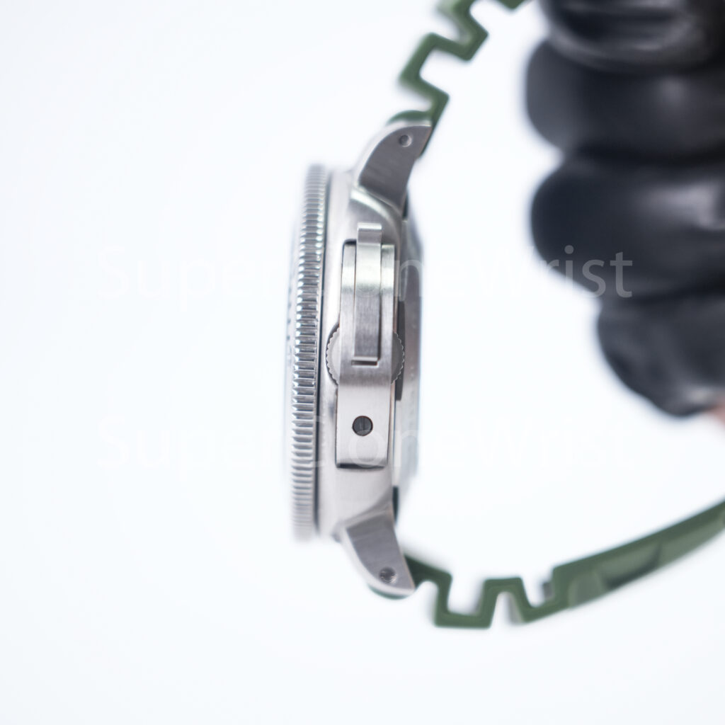 Panerai Submersible Verde Militare PAM01055 Steel Green Dial Green Rubber Strap 42mm Replica Watches - 6